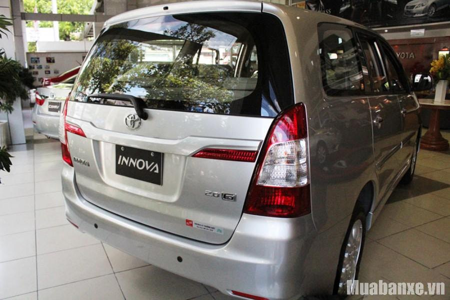 Đuôi xe Innova 2014