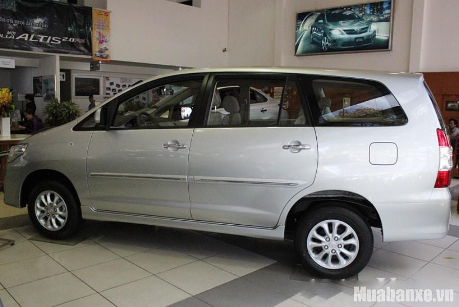 Thân xe toyota inonva 2014