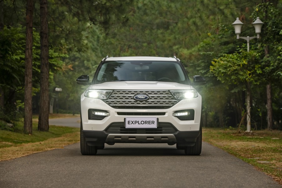 so sanh ford everest va ford explorer tinbanxe 3