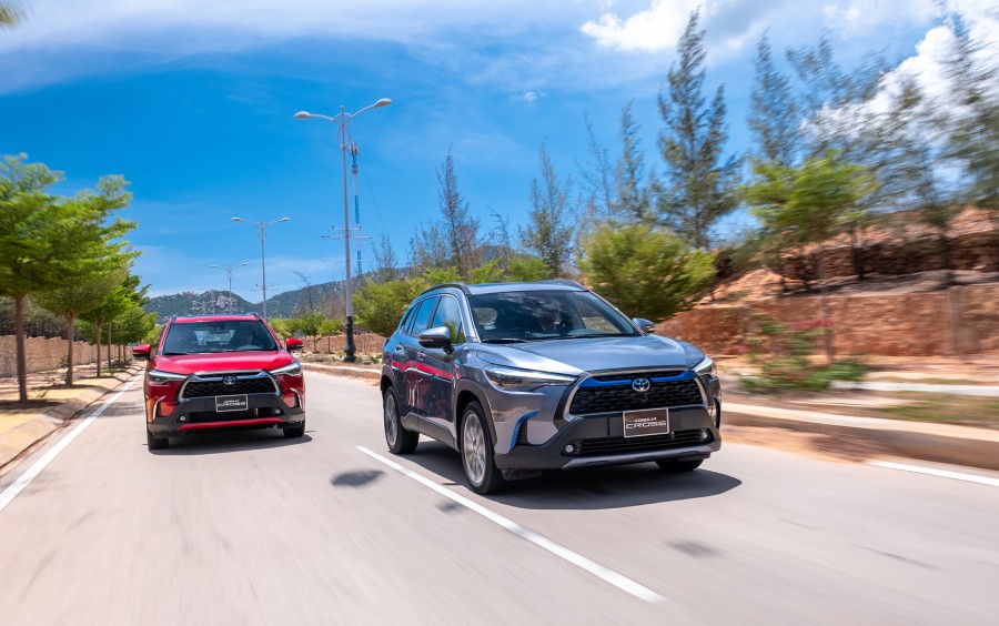 so sanh mitsubishi outlander vs toyota corolla cross tinbanxe 2