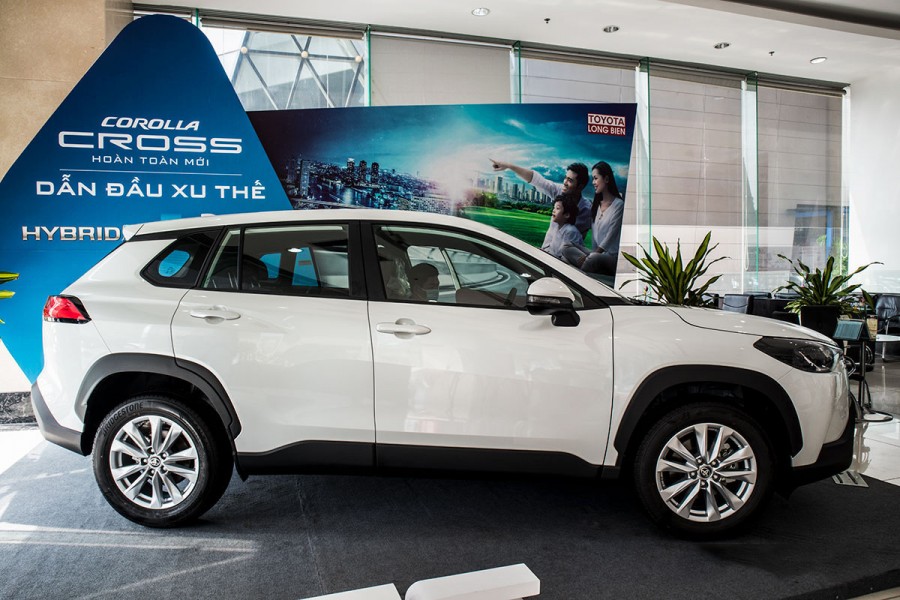 so sanh kia seltos va toyota cross 4