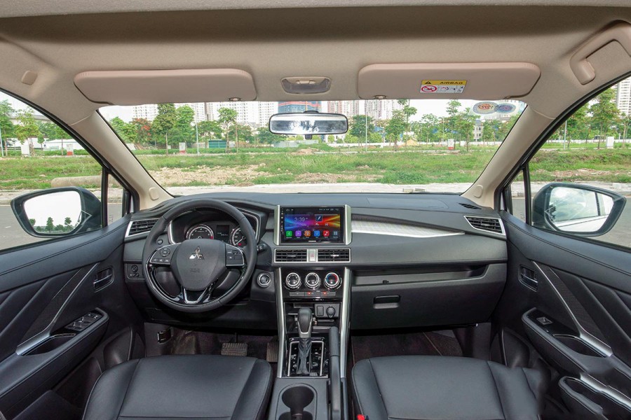 so sanh toyota innova va mitsubishi xpander 4