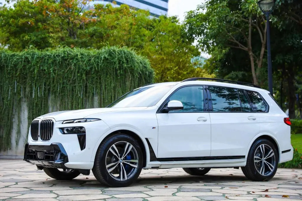 Thân xe BMW X7