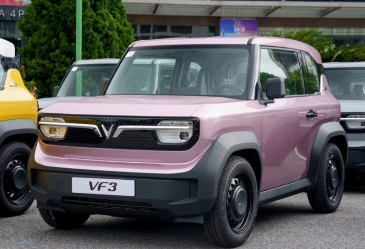VinFast VF3 màu hồng tím