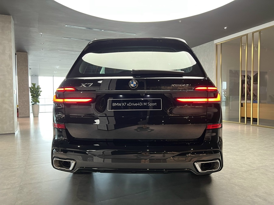 Đuổi xe BMW X7